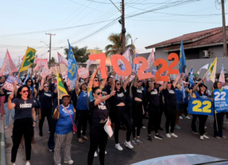 Campanha de Laércio ganha as ruas, e candidato se emociona ao acompanhar caminhada por vídeo