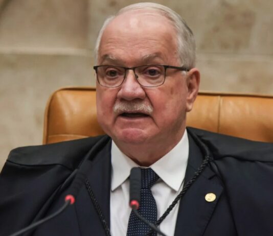 Fachin tira acusações de Moraes contra Mendonça do Inquérito das Fake News