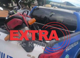 Motocicleta furtada é encontrada pela Polícia Militar escondida dentro de banheiro em imóvel desativado em Chupinguaia