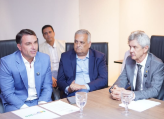 Flávio Bolsonaro se reúne com senador Bagattoli e FPA para discutir os rumos do setor produtivo