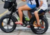 MP alerta para riscos e recomenda medidas de segurança para bicicletas elétricas com uso de capacete em cidade de RO
